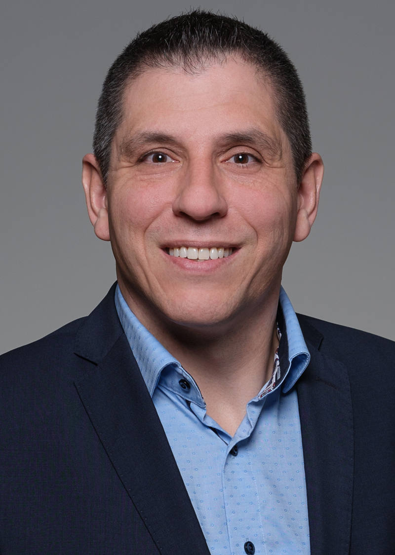 Kemal Trummer-Yayil Consulente della clientela 