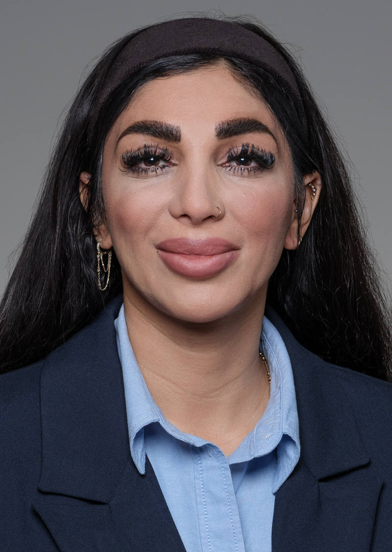 Özlem Pamdir Conseillère à la clientèle