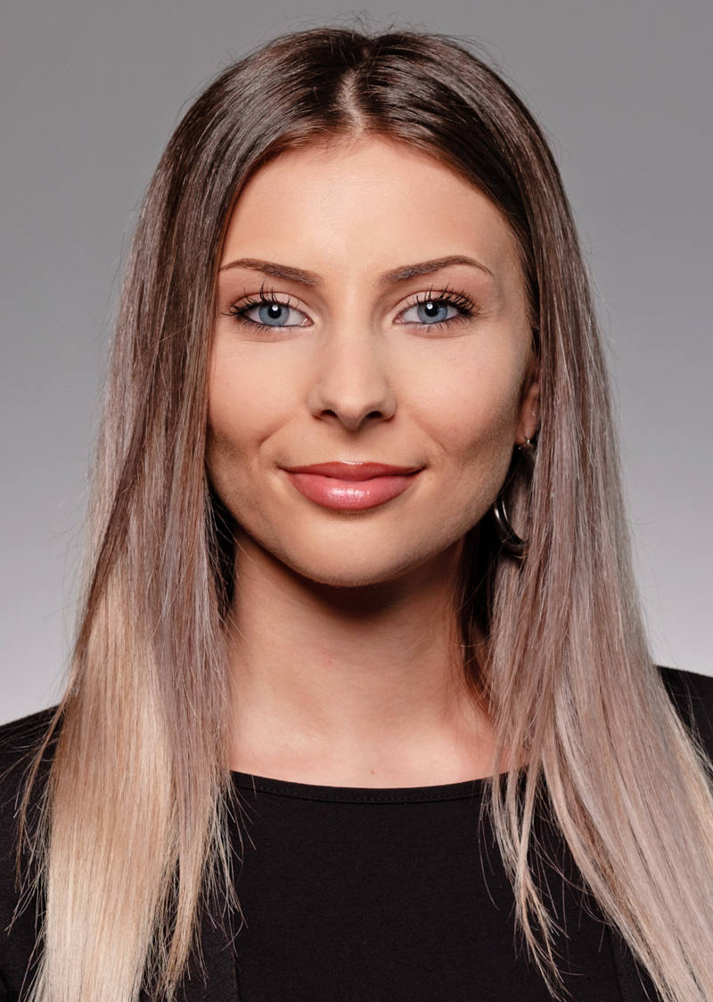 Arlinda Asllani-Iseni Consulente della clientela