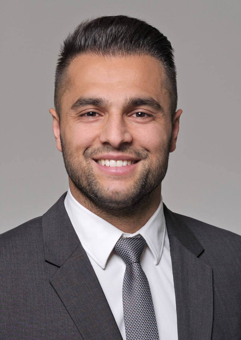 Önder Akdag Conseiller à la clientèle senior