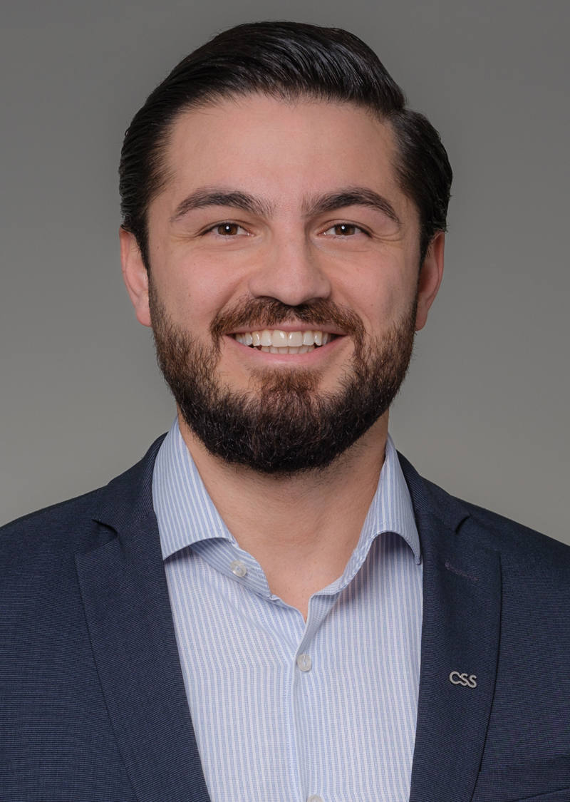 Olcay Gür Conseiller à la clientèle