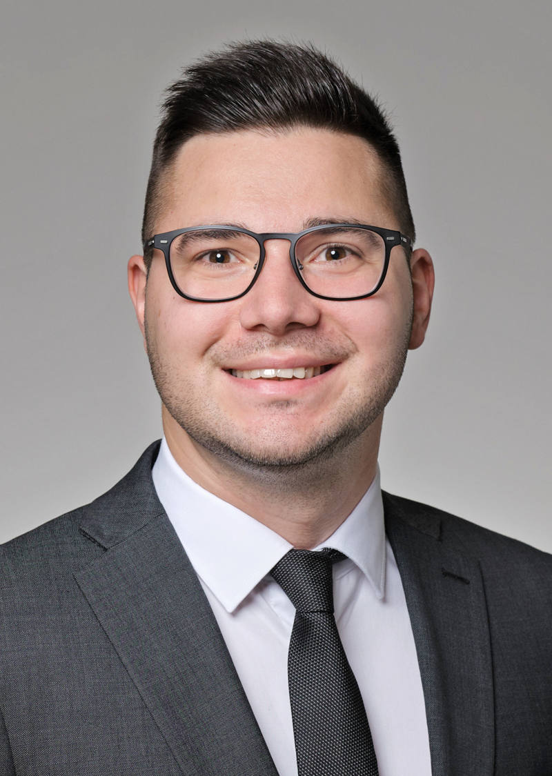 Matej Knezovic Conseiller à la clientèle