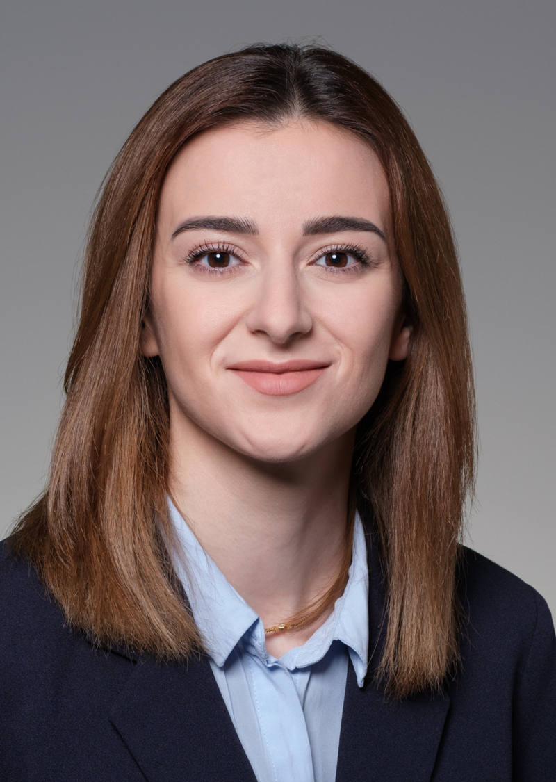 Ajlin Alimani Mitarbeiterin Kundenservice