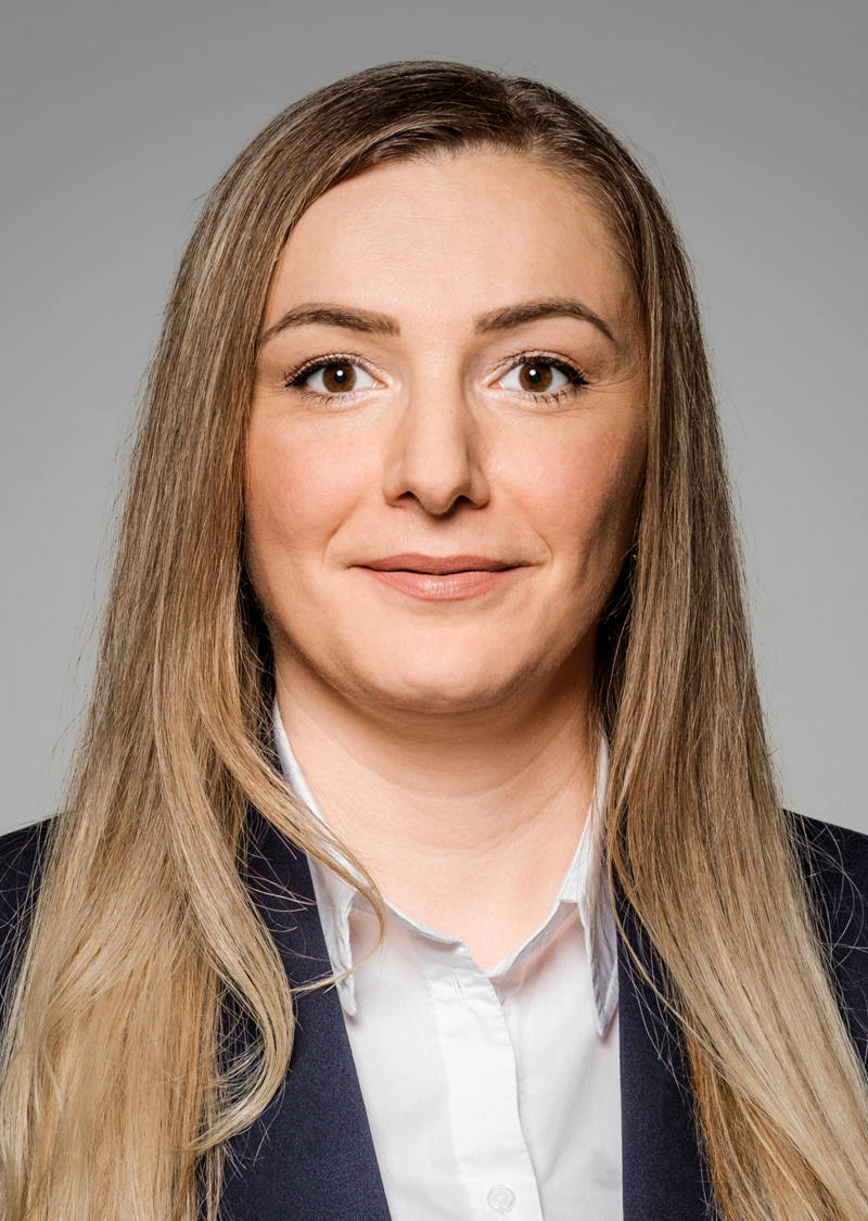 Mevlie Tosuni Kundenberaterin