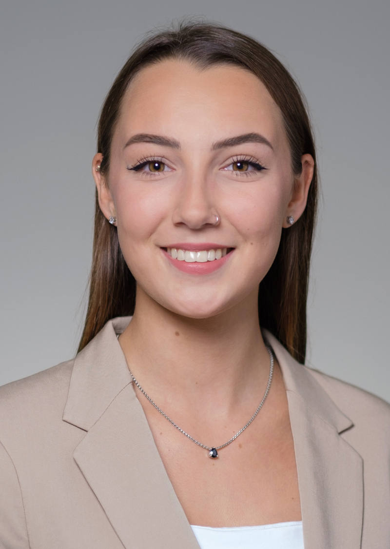 Elena Veluz Mitarbeiterin Kundenservice