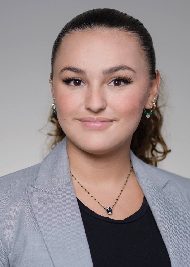 Lou Ducret Mitarbeiterin Kundenservice