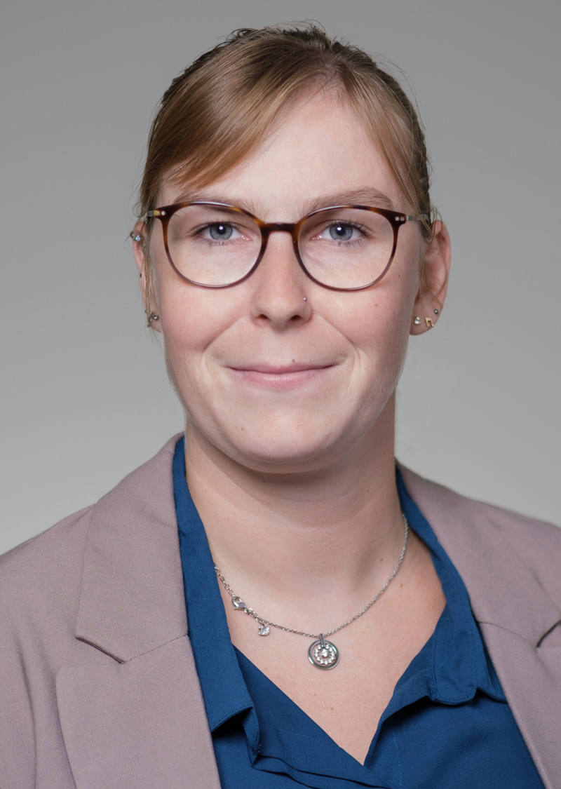 Céline Angélique Clapasson Mitarbeiterin Kundenservice