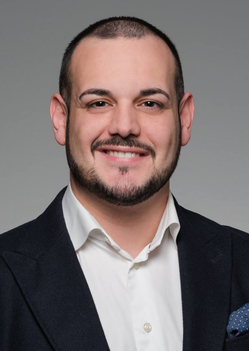 Ferhat Tas Client Advisor