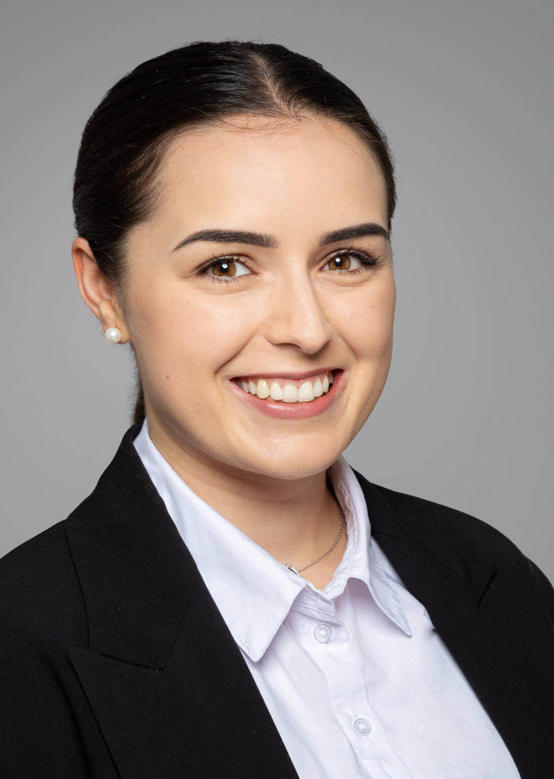 Lena Ahmadi Mitarbeiterin Kundenservice