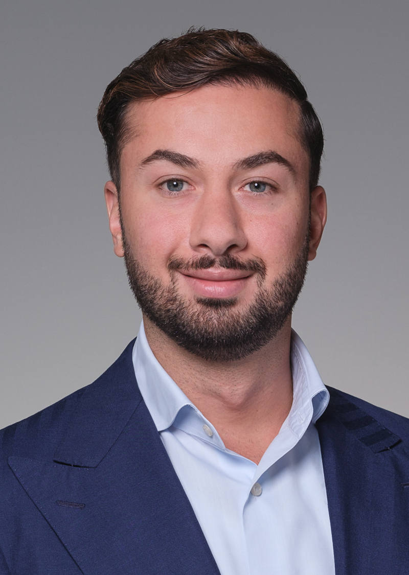 Robert Alyagut Client Advisor