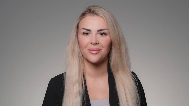 Egzona Nuredini Client Advisor