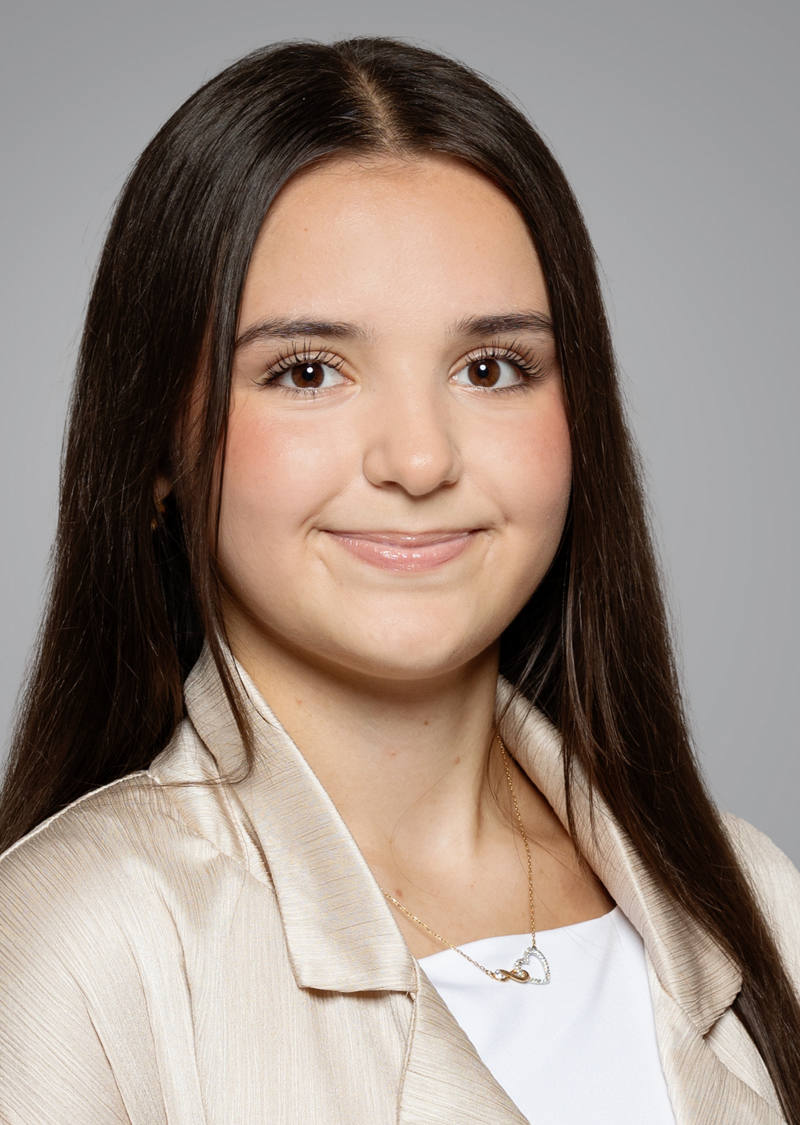 Arjola Kryeziu Mitarbeiterin Kundenservice