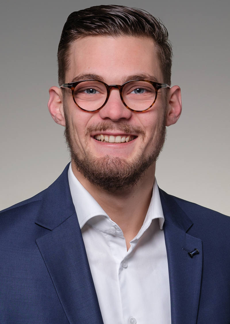 Tristan Gaëtan Loewert Conseiller à la clientèle