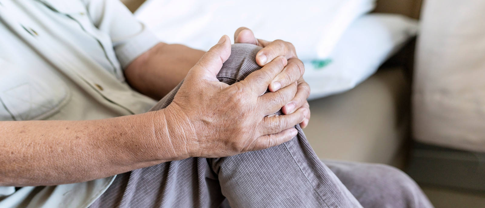 Anlaufschmerzen: Diese 3 Übungen helfen gegen eingerostete Gelenke