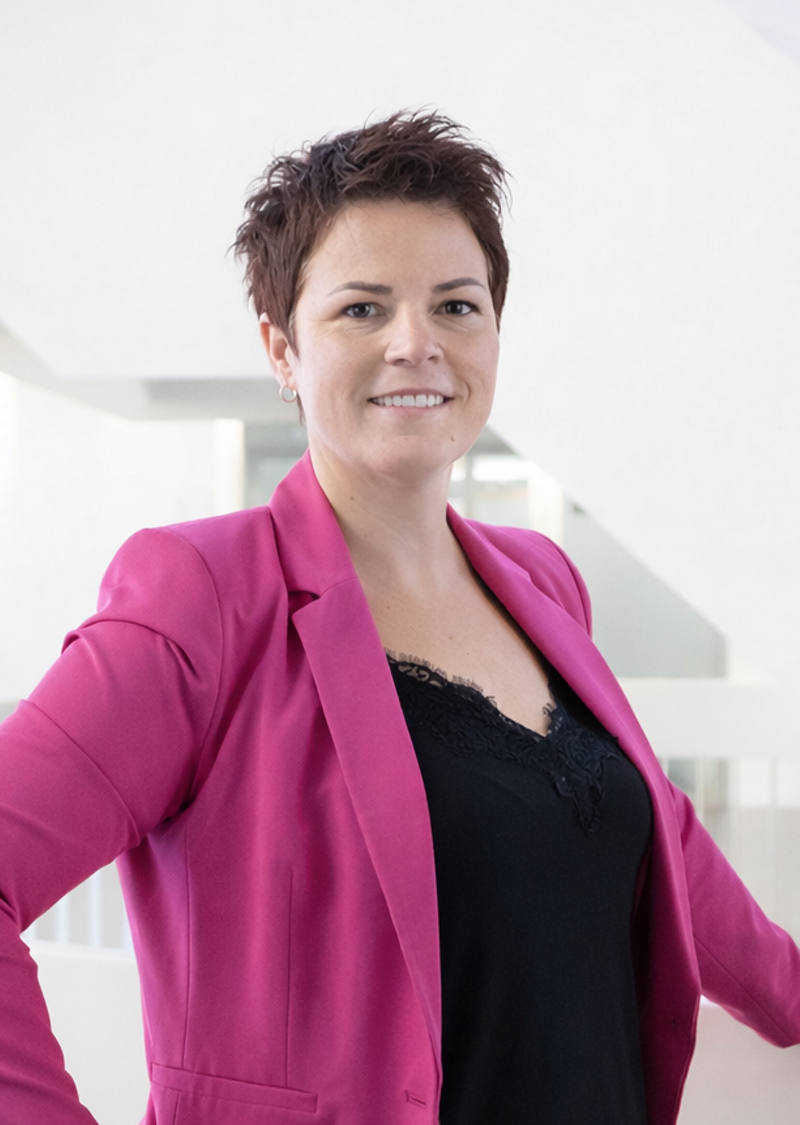 Anya Nicole-Hofer Responsable formation professionnelle & Facilitatrice