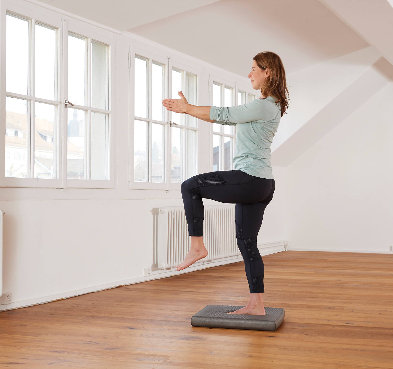 Balance Pad training: Lunge with rotation