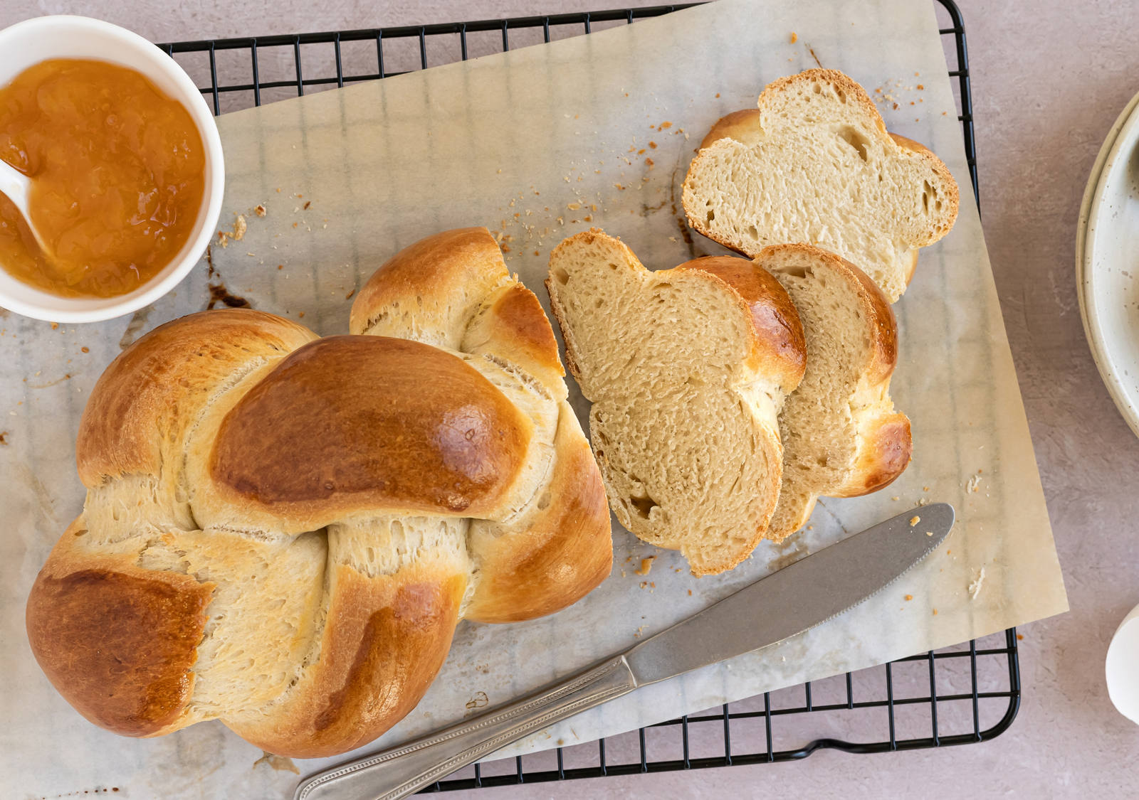 Rezept für Butterzopf mit verschiedenen Flechtmethoden