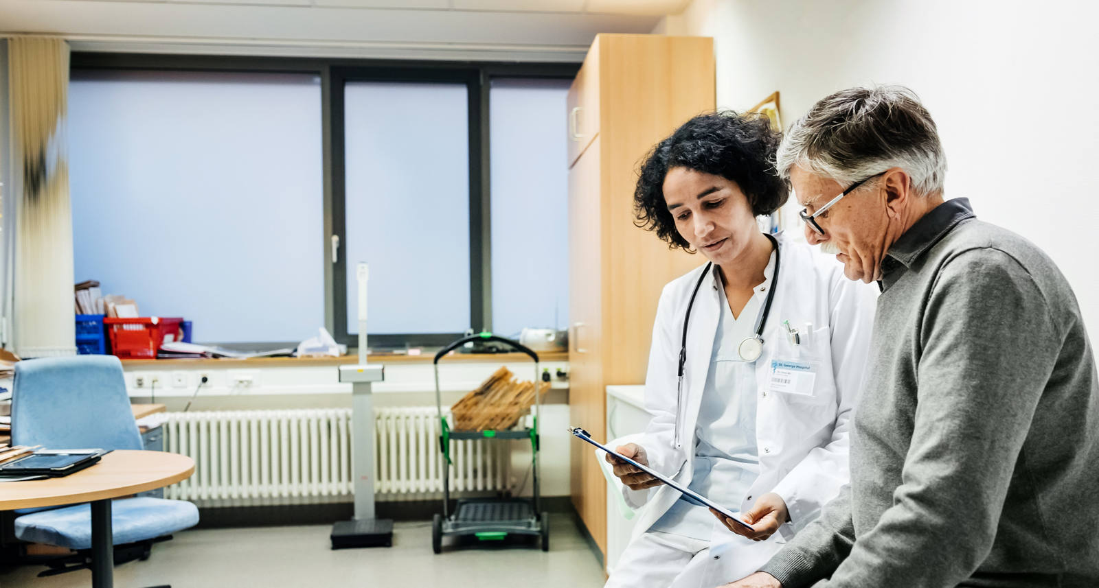 Patient und Ärztin im Gespräch