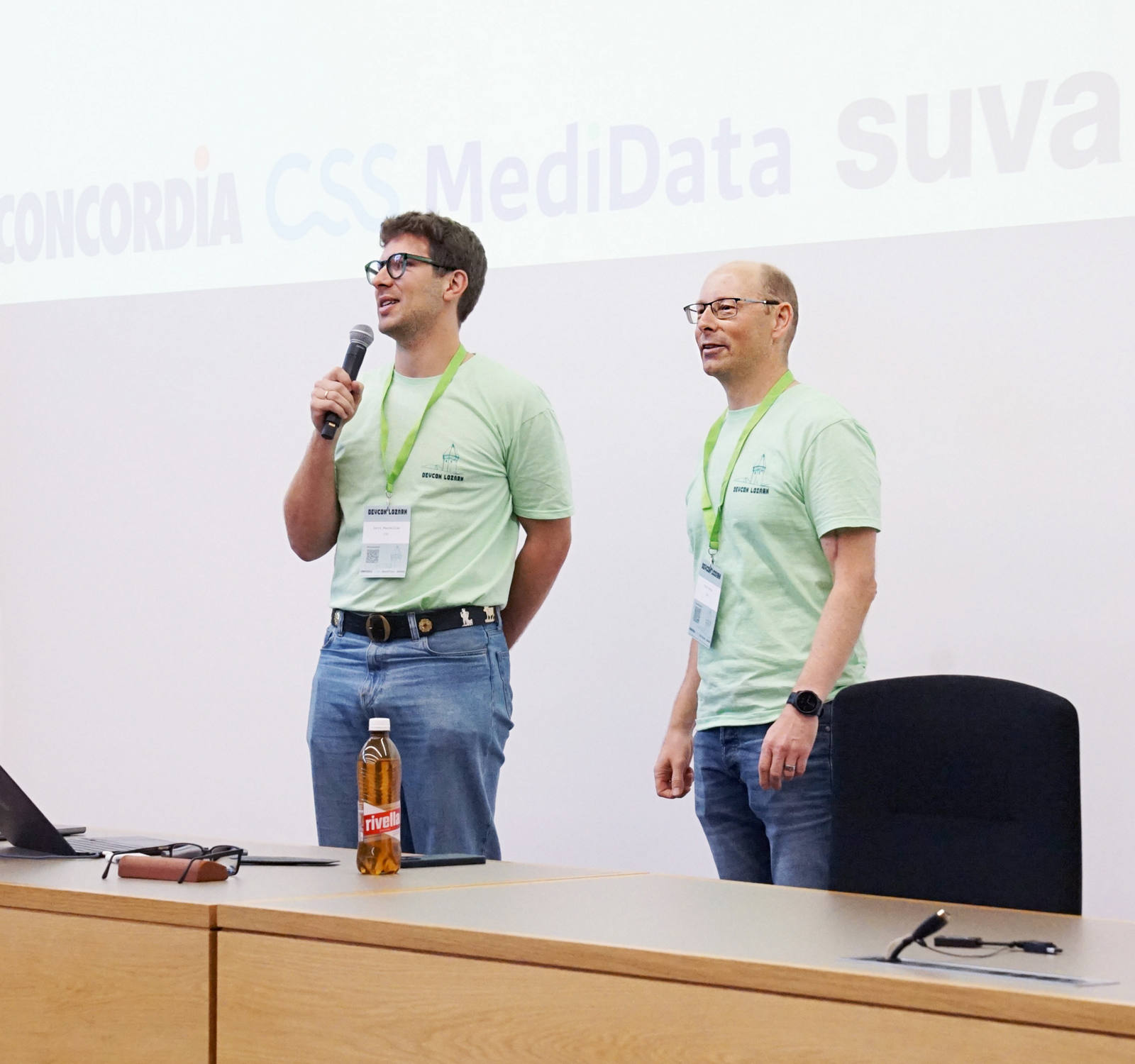 OK-Mitglieder der DevCon Lozärn begrüssen die Teilnehmenden.