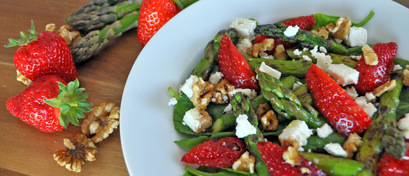 erdbeeren-spargel-salat-vorspeise-feta-baumnuss.jpg