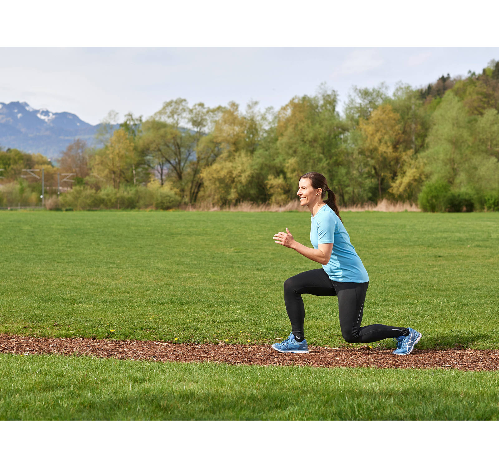 Finnenbahn: Lunge Jump (1)