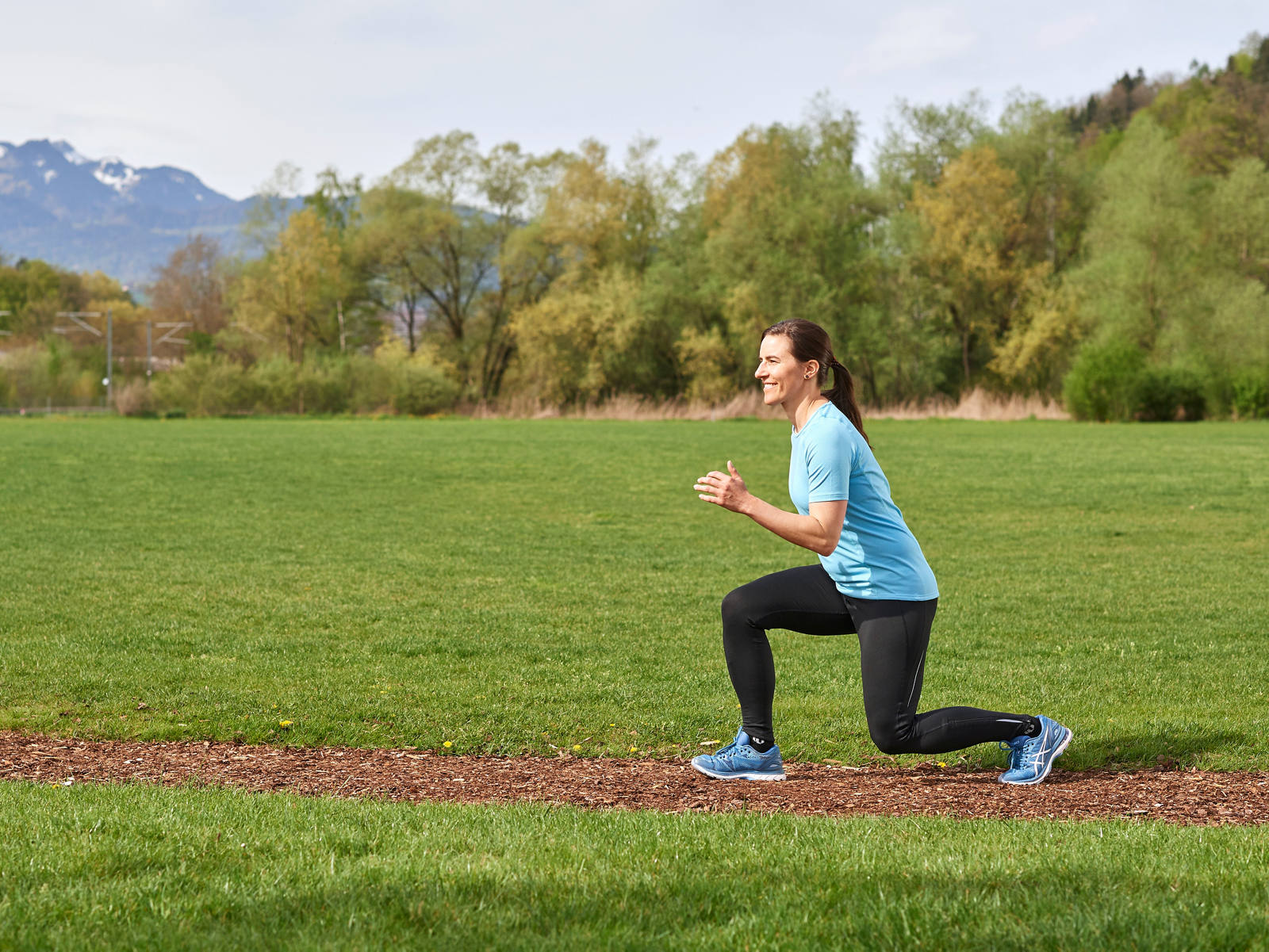 Finnenbahn: Lunge Jump (1)