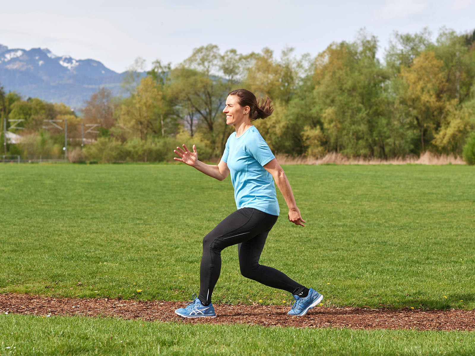 Finnenbahn: Lunge Jump (4)