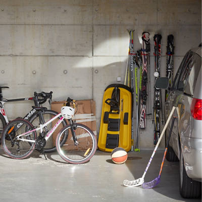 Garage mit Sportutensilien