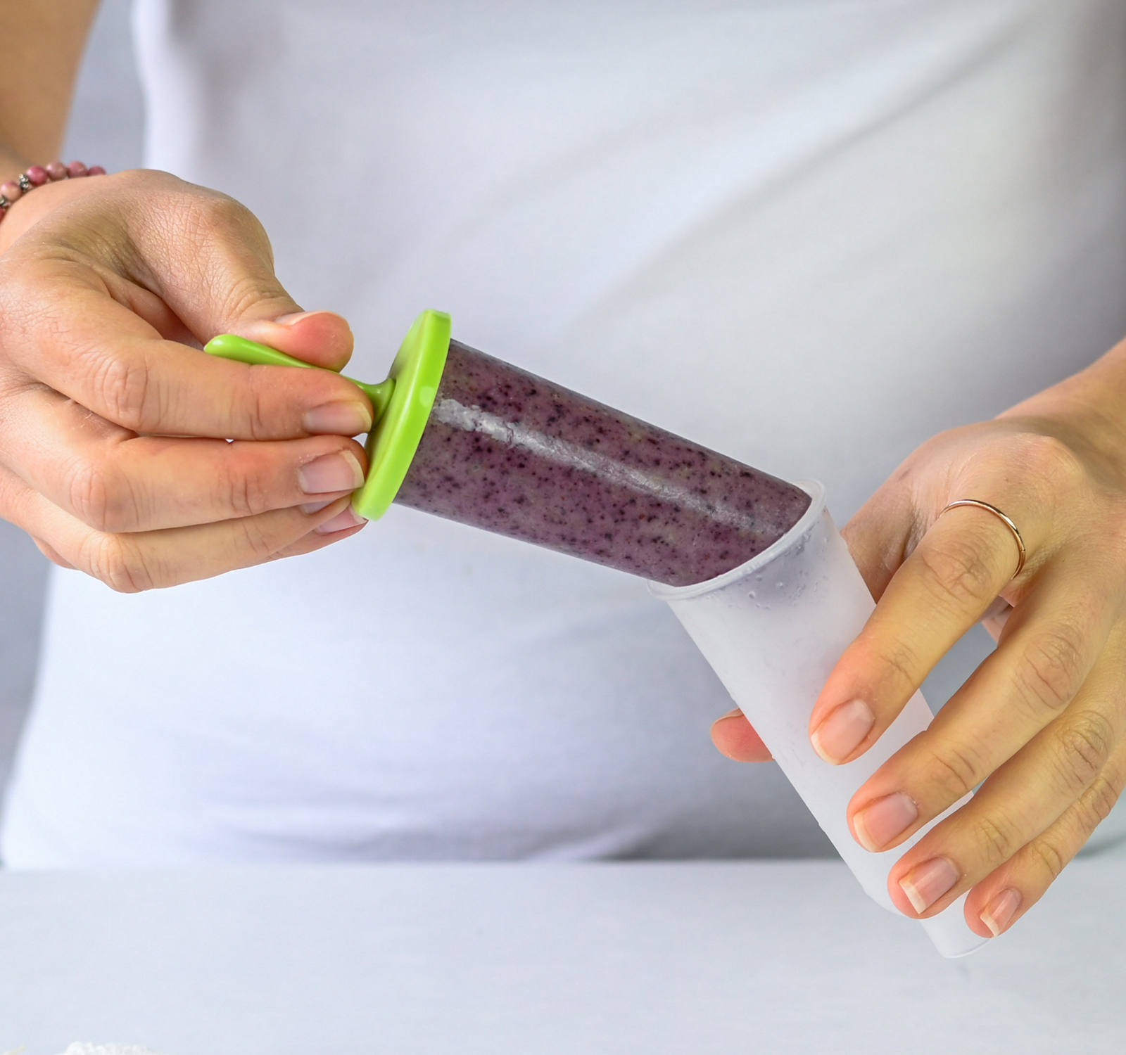 Blaubeer-Joghurt-Glace selber machen: Herauslösen