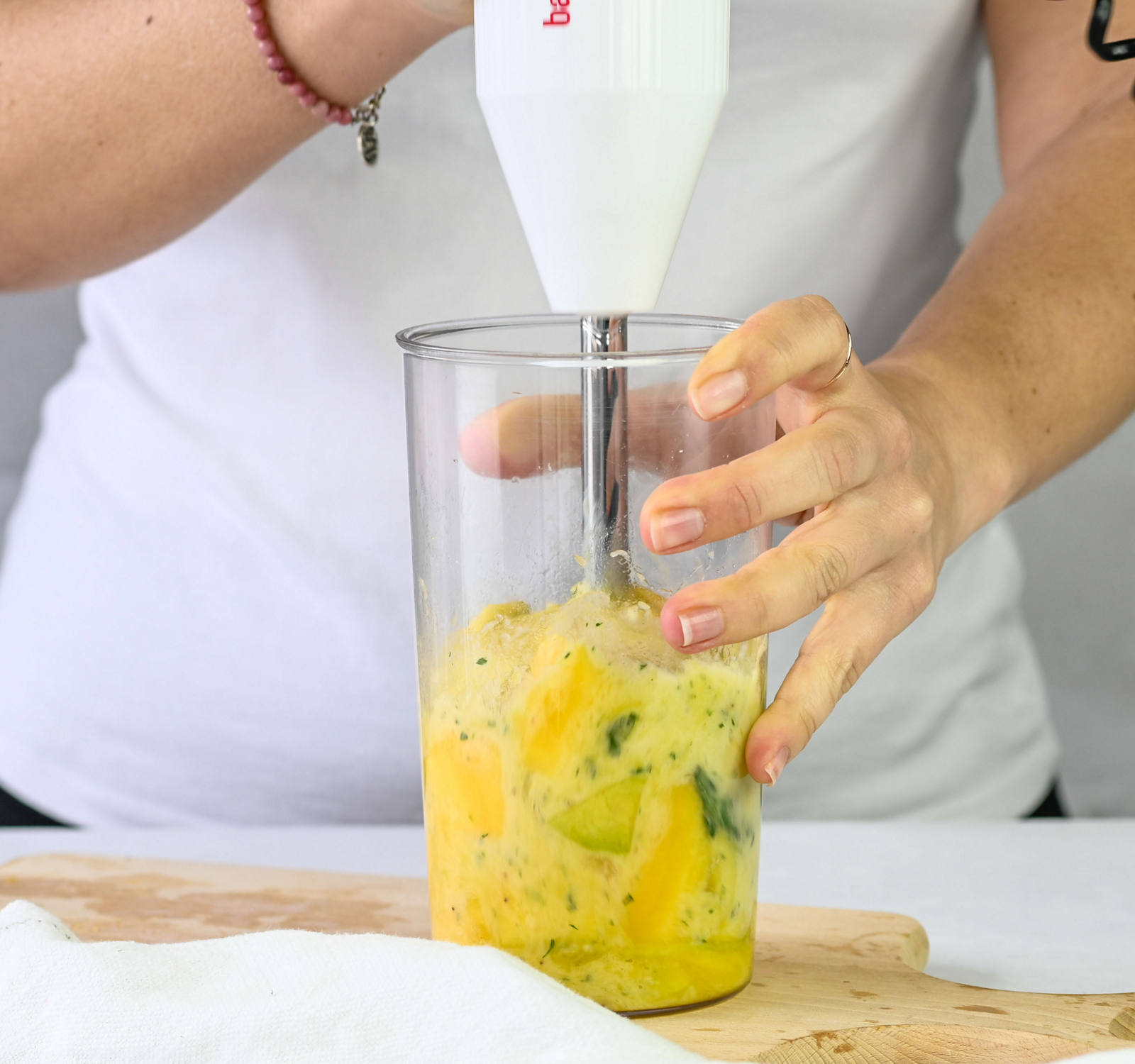 Mango-Bananen-Glace selber machen: Mixen