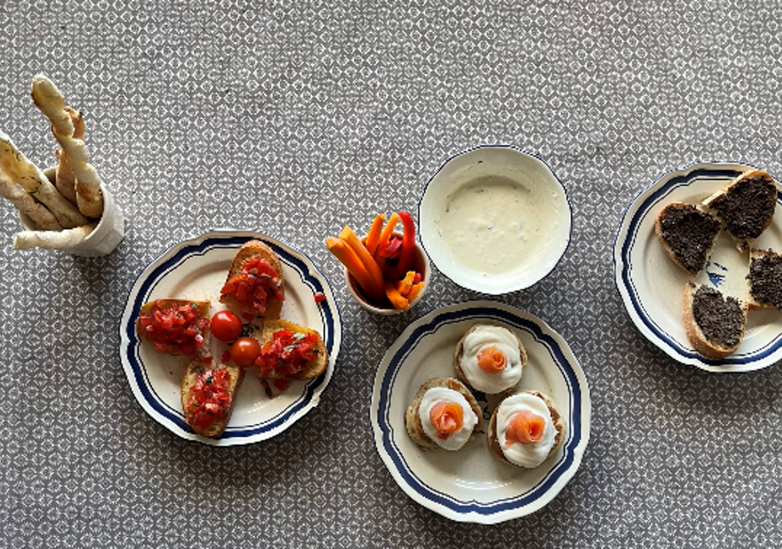 Aperitivo senza glutine: grissini, blinis o classica bruschetta