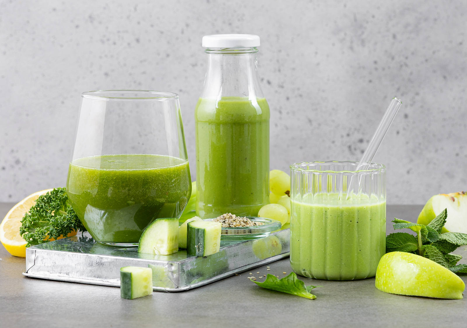 3 leckere Smoothie-Rezepte aus Äpfel, Trauben & Avocado