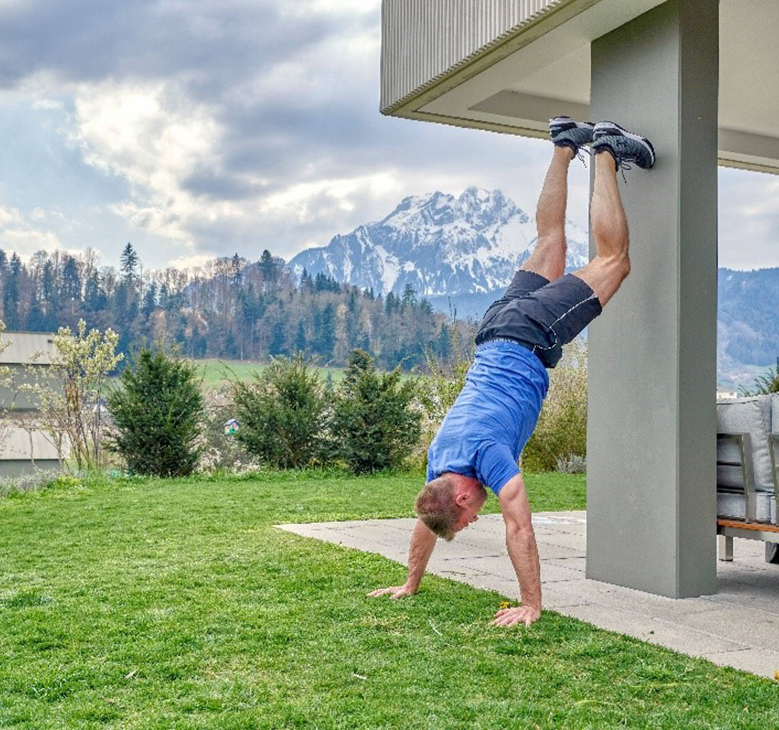 Learn to do the handstand: Next level