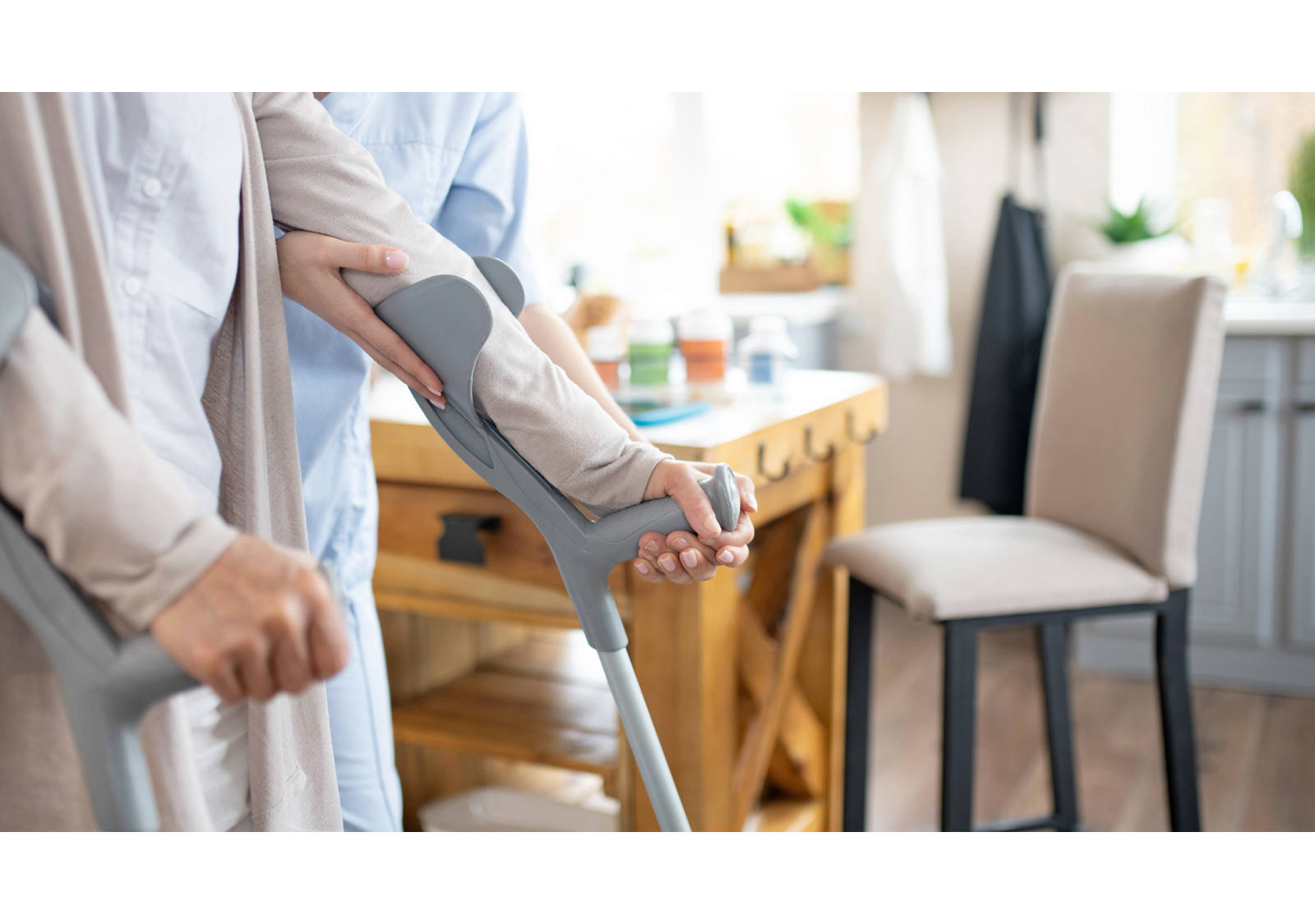 Patient mit Krücken