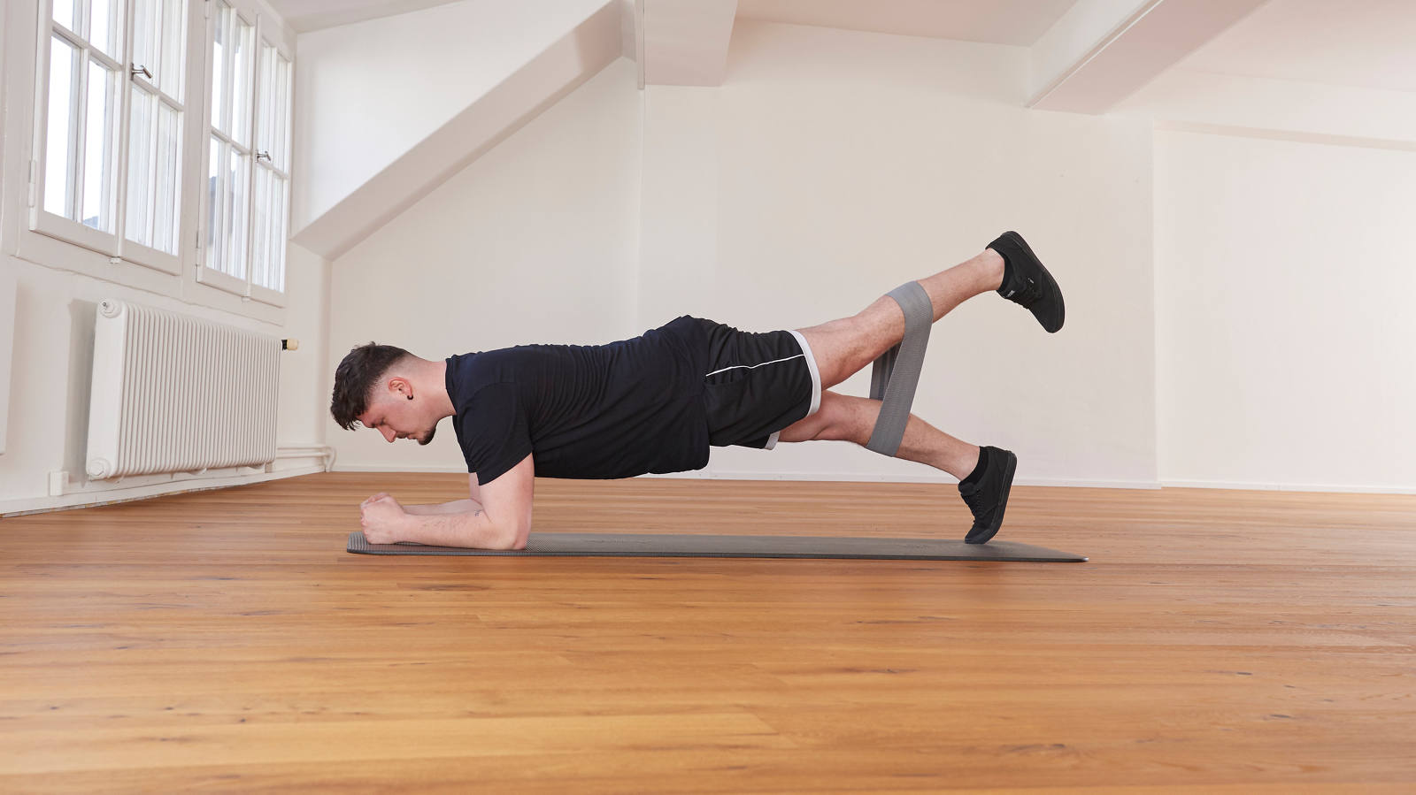 Übungen mit dem Miniband: Plank