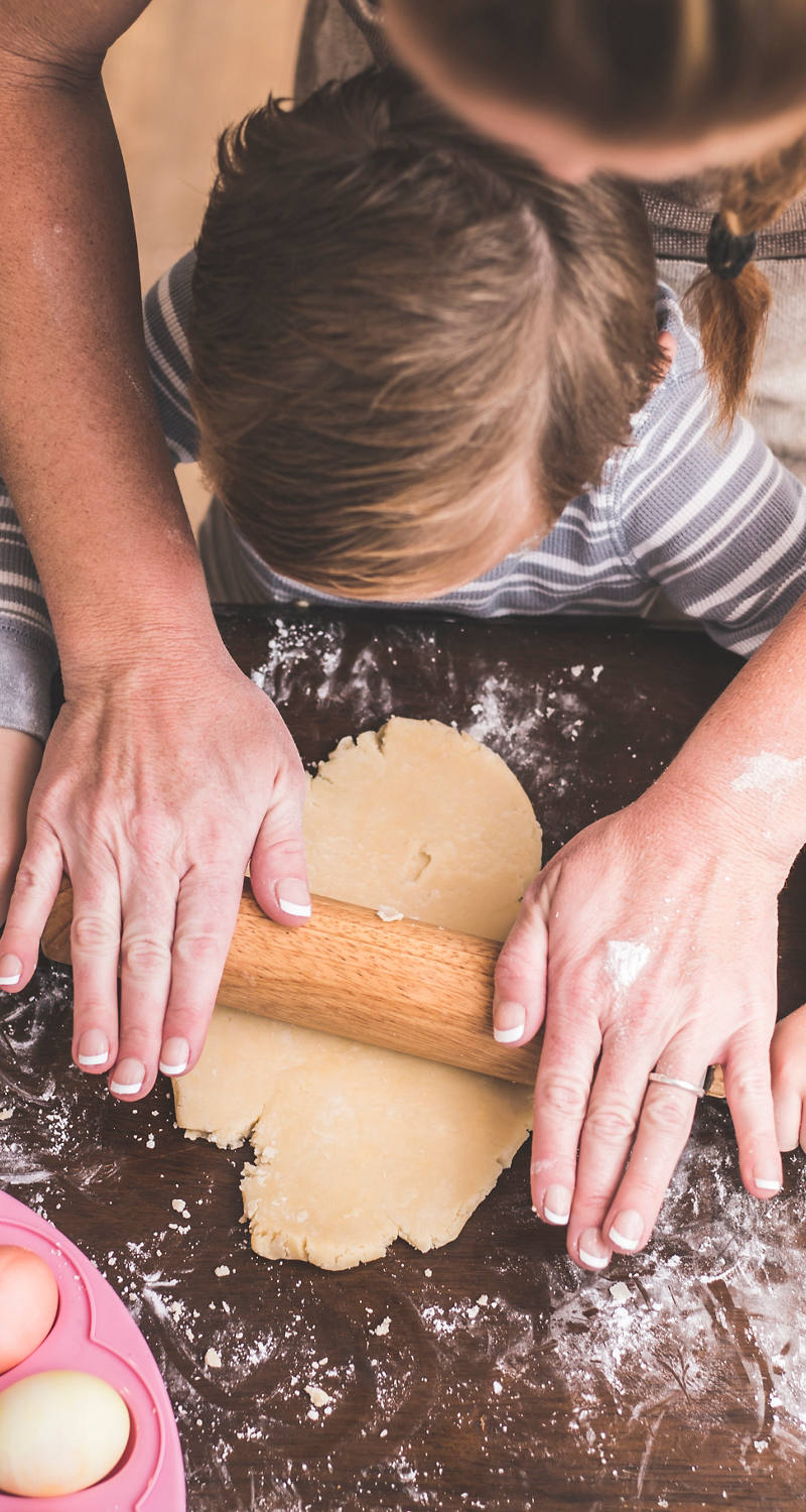 Ostern: Backen, brunchen & Eierfärben mit Kindern