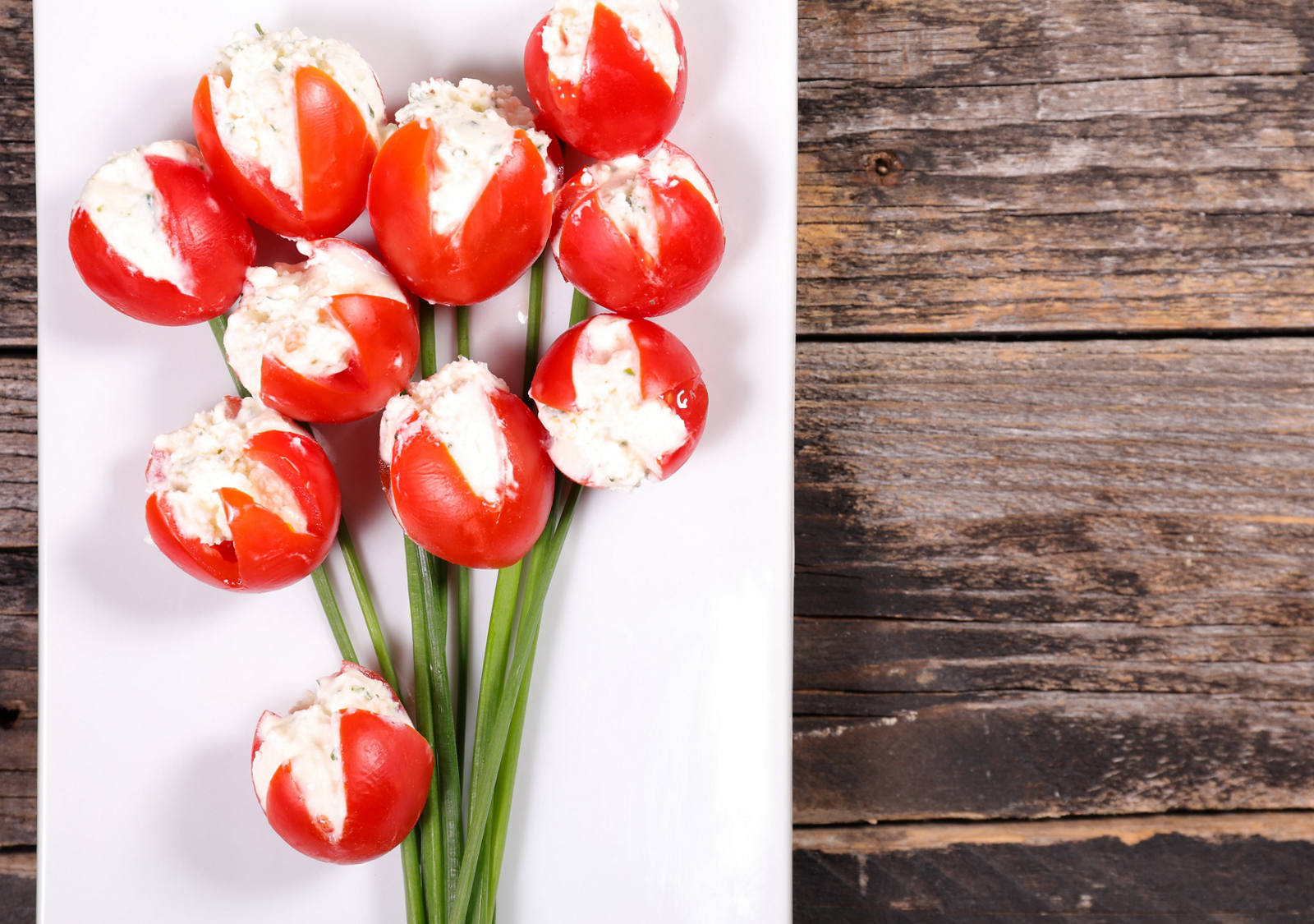 Cherry tomato tulips as edible table decoration 