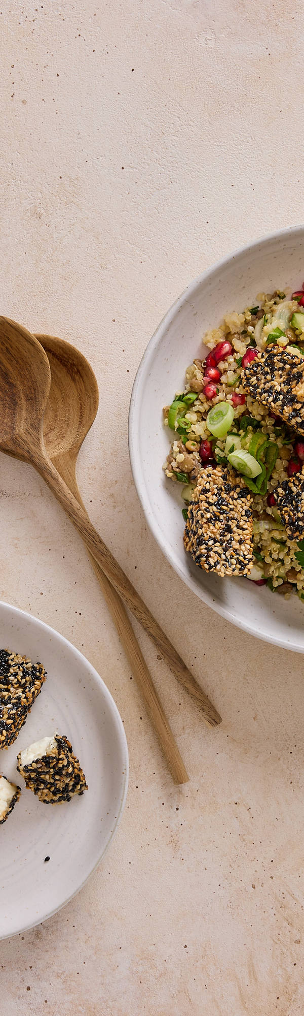 Gesundes Sattmacher-Rezept: Quinoa-Taboulé mit Sesam-Feta