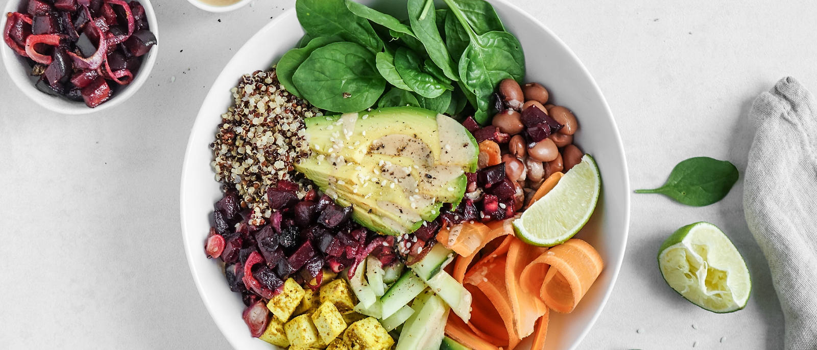 randen-gesund-bowl-salat-avocado-karotte-limette-quinoa-gurke.jpg