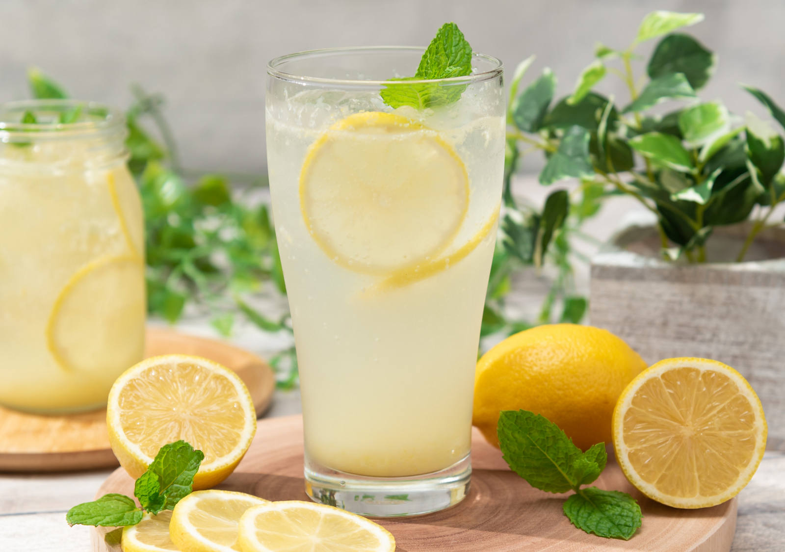 Summer drinks lemon iced tea