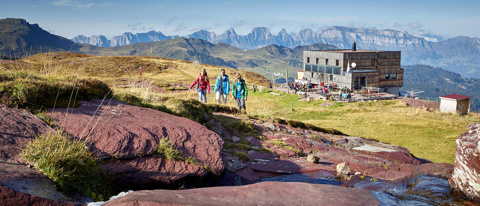 spitzmeilenhuette-st-gallen-wandern-familie-sac-berge-natur.jpg